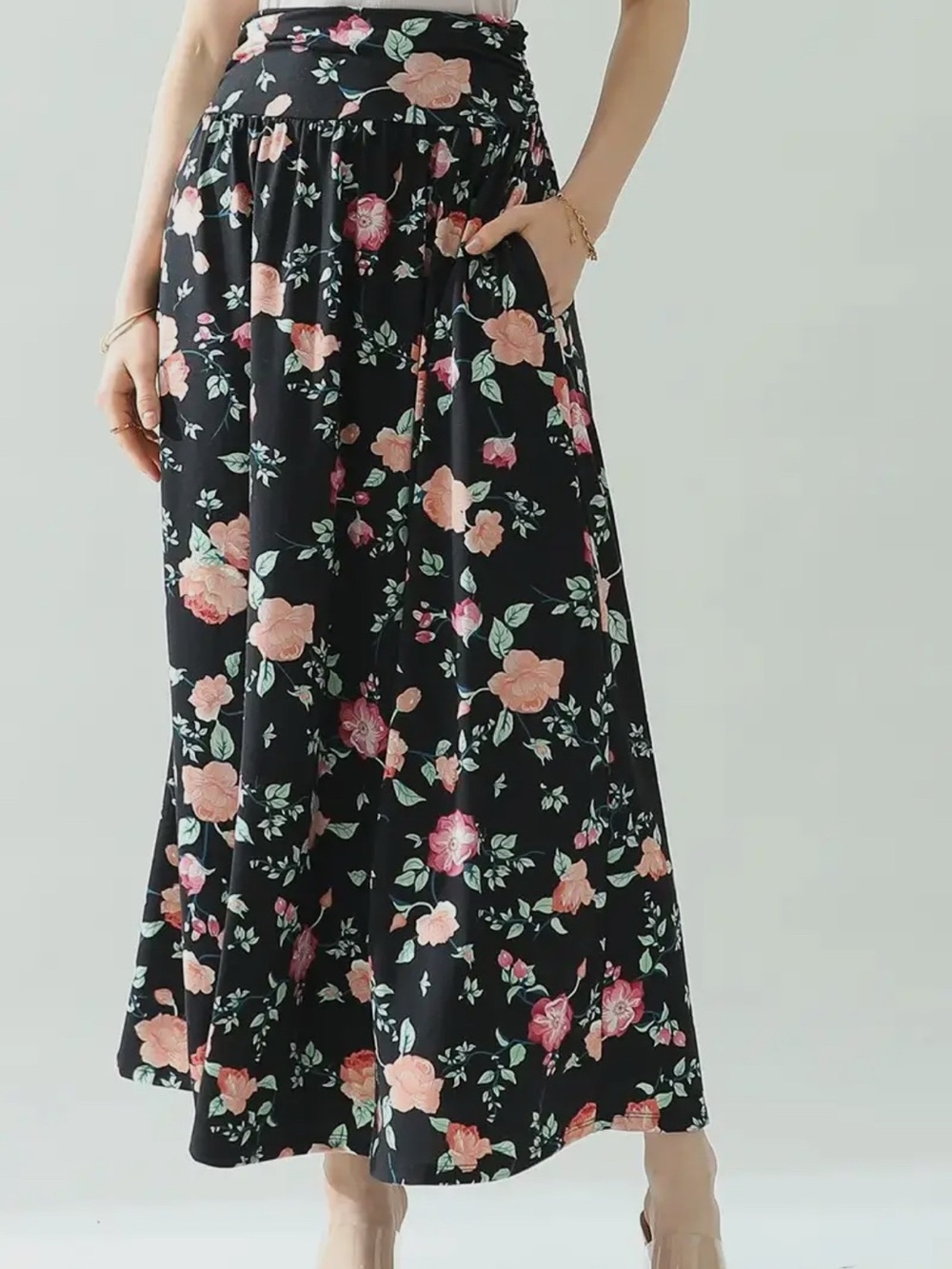 Floral‎ Black Maxi Skirt with Pockets